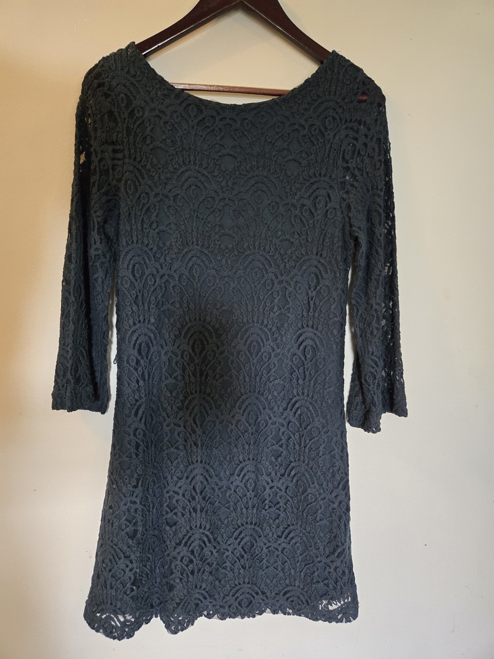 Sharagano Black Lace Long-Sleeve Shift Dress